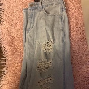 Hollister.Co High rise mom jeans